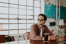 Welche Lautsprecher eignen sich für Restaurants, Cafés und Einzelhandel?